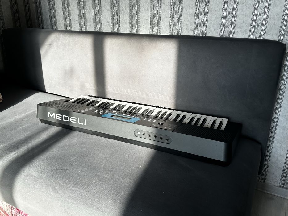 Синтезатор Medeli M211K