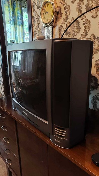 Телевизор Toshiba Bomba, б/у, 21 дюйм