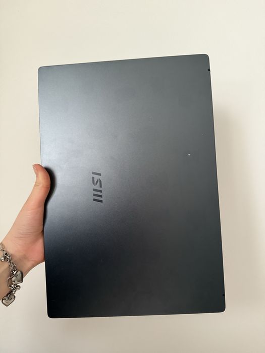 Продам MSI Modern 14 (Ryzen 7, чистый Windows)