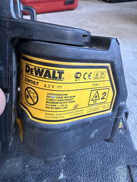 DeWALT DW087 линеен лазерен нивелир