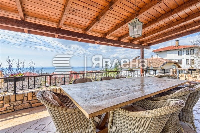 Продава се Къща в Свети Влас - 300 кв.м за 1834 €/кв.м - Снимка #1