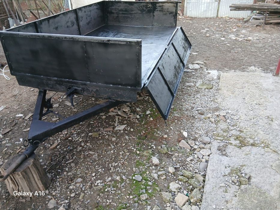 Vând remorca  în stare de functionare