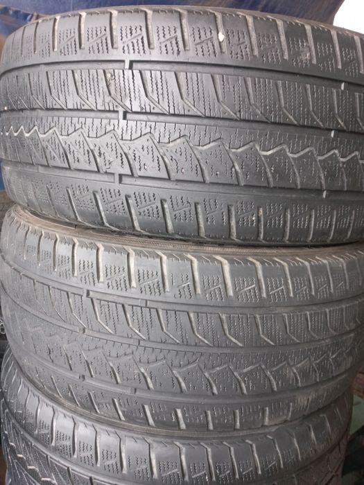 ЗИМНИЕ ШЫНы  215/55/16Р