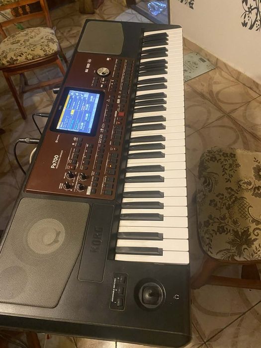 Orga Korg pa 700