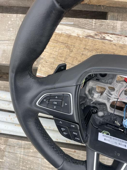 Волан от FORD focus mk3 kuga mk2 перфектен