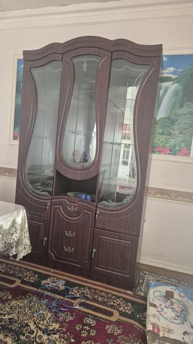 Стенка  "Тюльпан"  для гостиной  комнаты