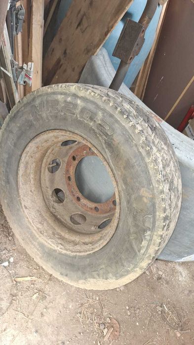 janta cu 8 gauri 225/75/R/17.5 de camion Iveco