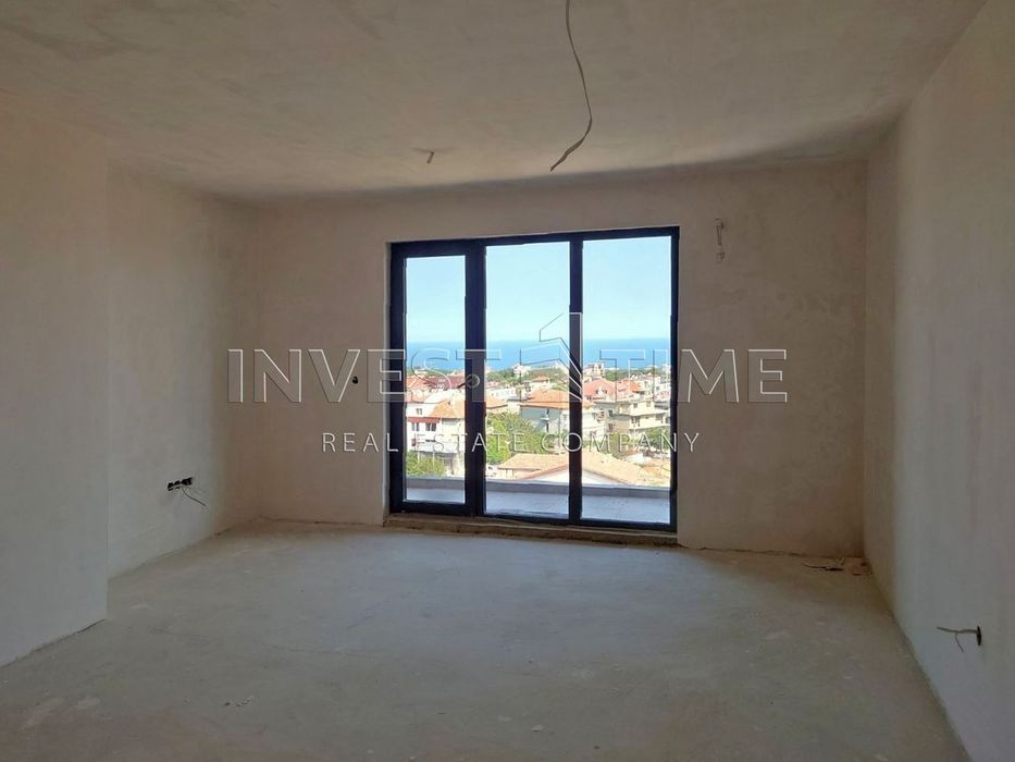 Тристаен апартамент в новострояща се сграда с морска панорама – кв. В