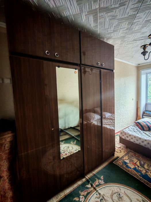 Продаю комнатные шкафы