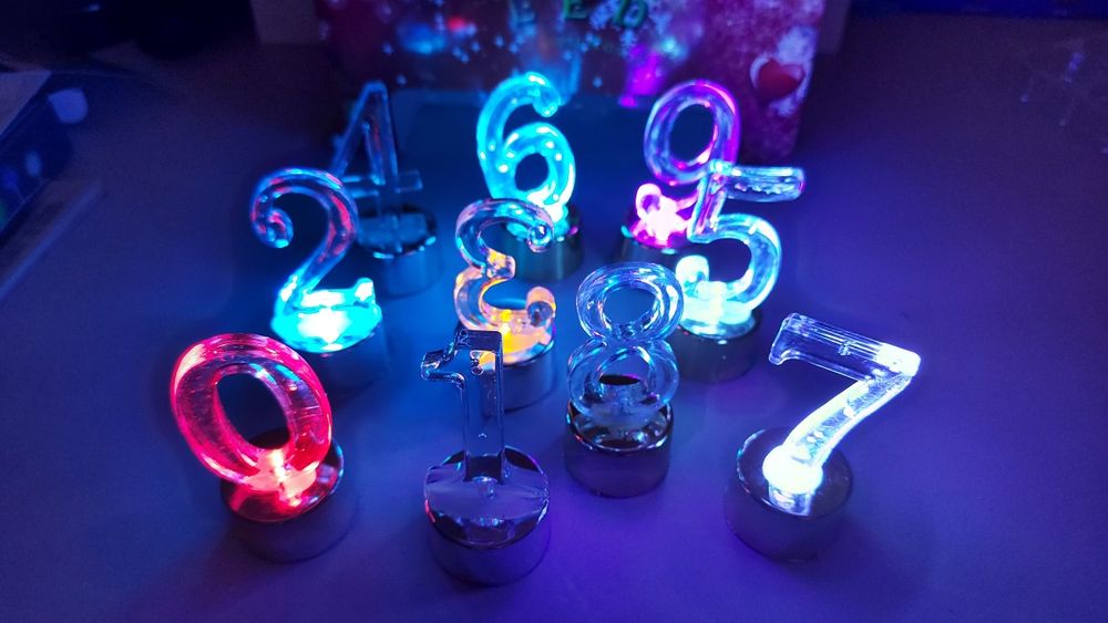 Set de numere multicolore -led