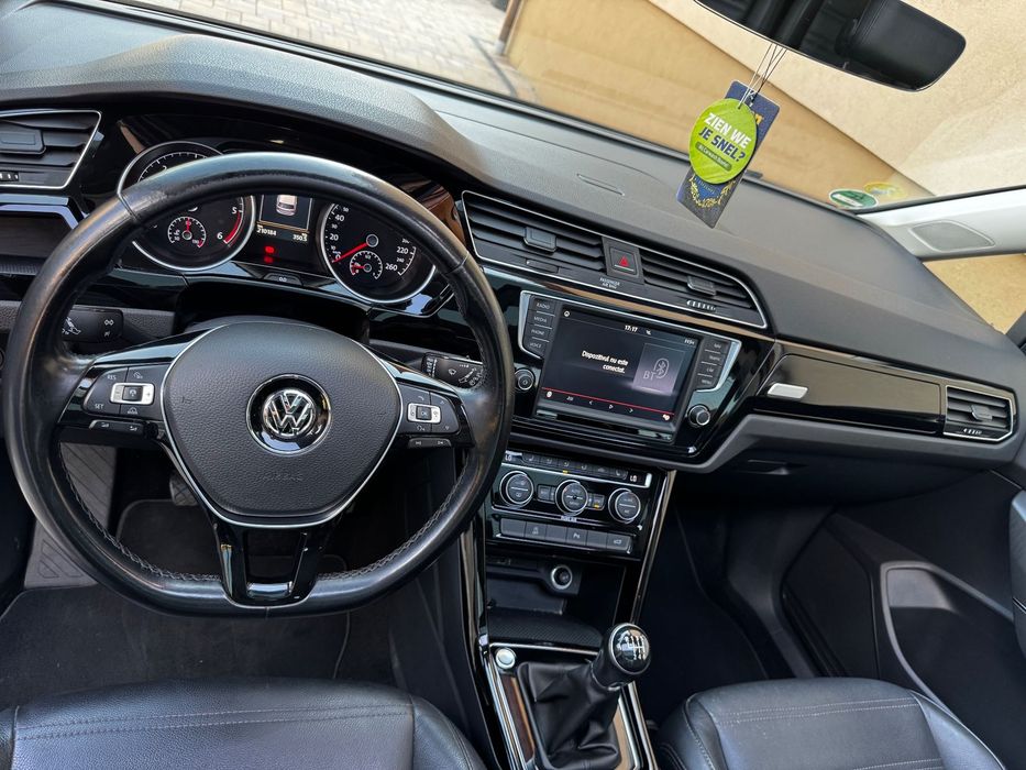 Volkswagen Touran Volkswagen Touran Highline | 12/2016 | 2.0 TDI 150 CP | Import Olanda