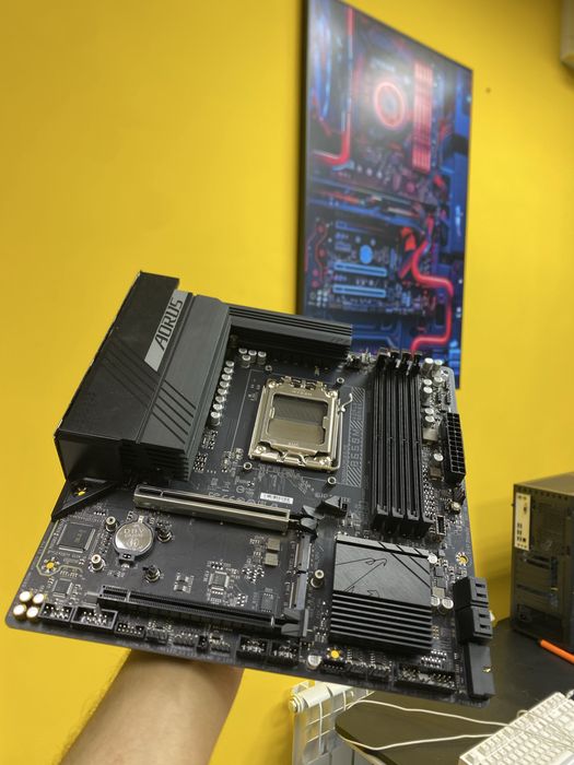 Продам мат плату АМ5 DDR5 Aorus