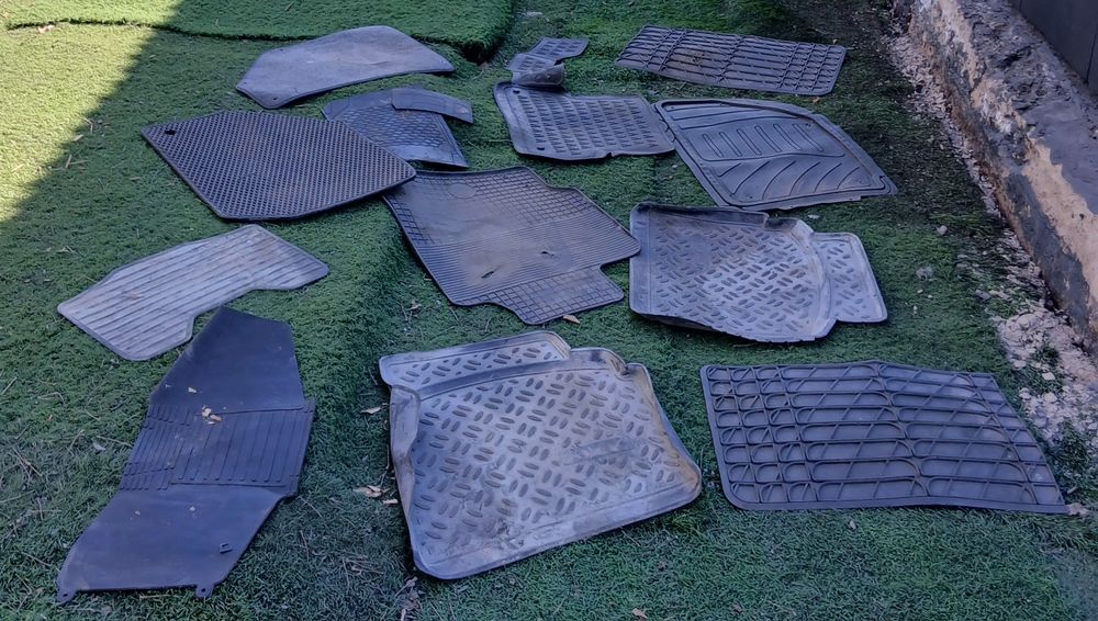Разные коврики полики в авто 5000
