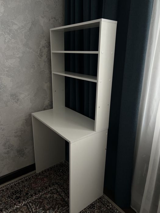 Стол писменный белый