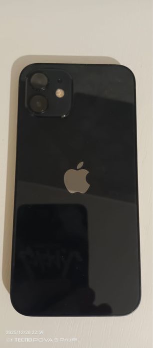 Продам iphone 12.