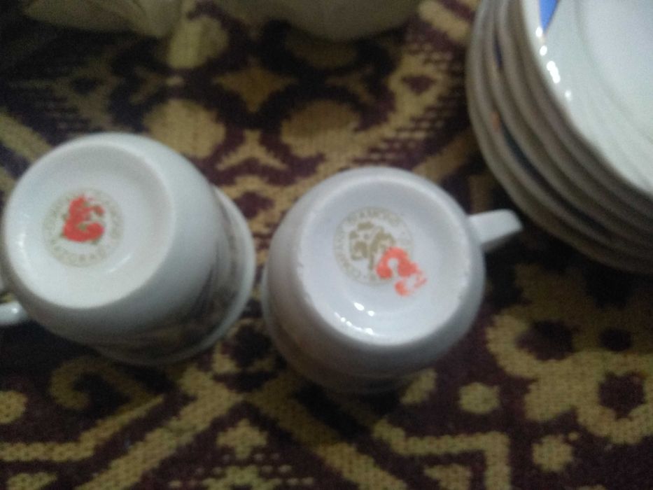 Продавам Нов ретро сервиз за кафе!