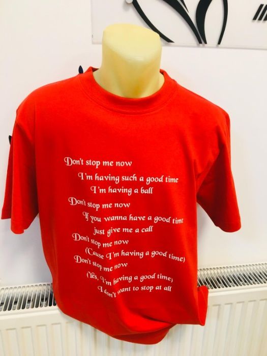 Tricouri personalizate, cu model unic