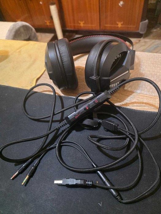 Casti Gaming CombatWing M180 Pro