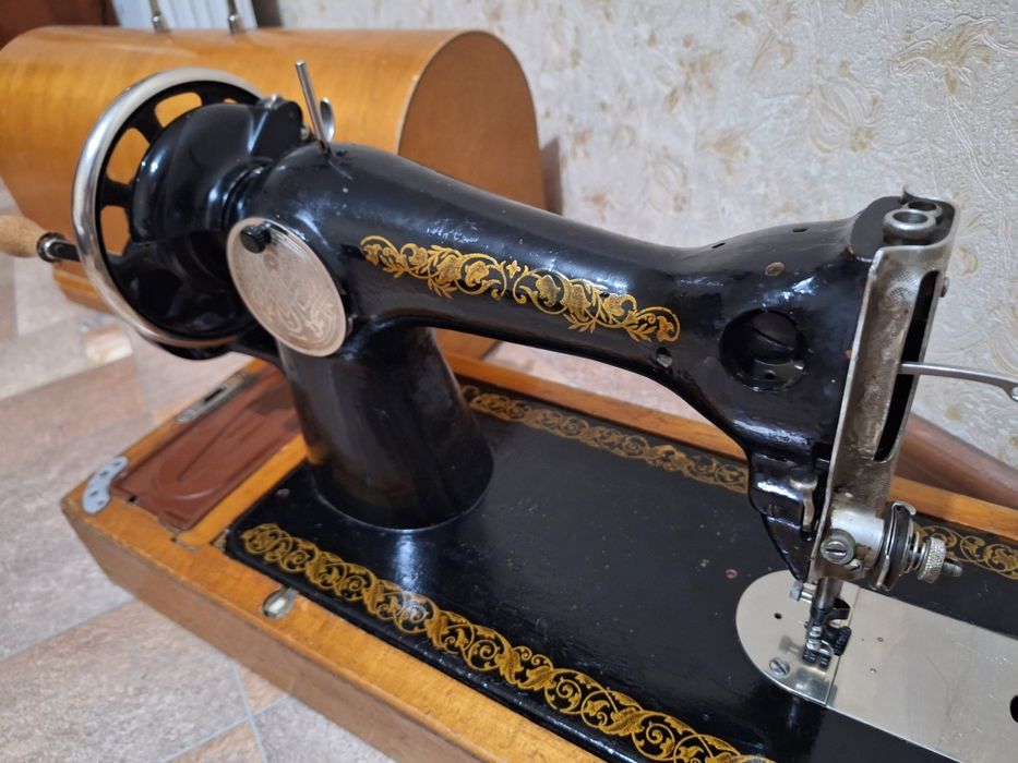 Машинку швейная. Советская.