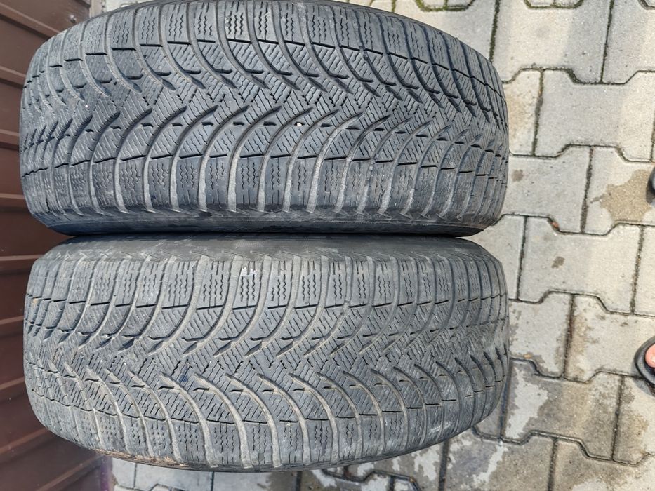 Vand 2 anvelope iarna