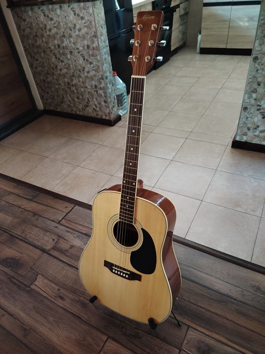 Vând sau schimb chitară electroacustică