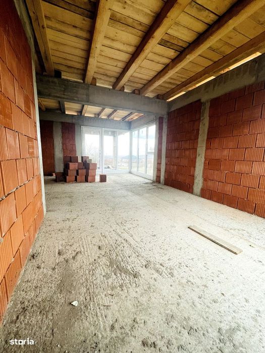 Casă parter la roșu în Paleu – 600 mp teren, utilități la limită