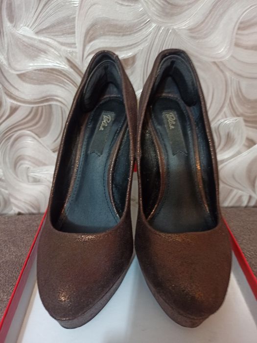 Туфли на каблуке