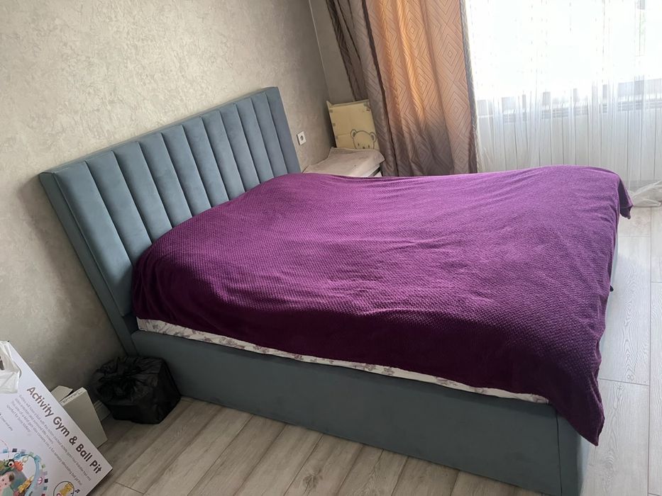Кровать двуспальная