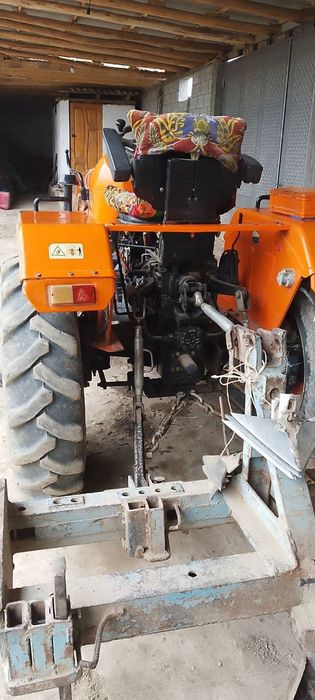 Traktor sotiladi Chimgan 304