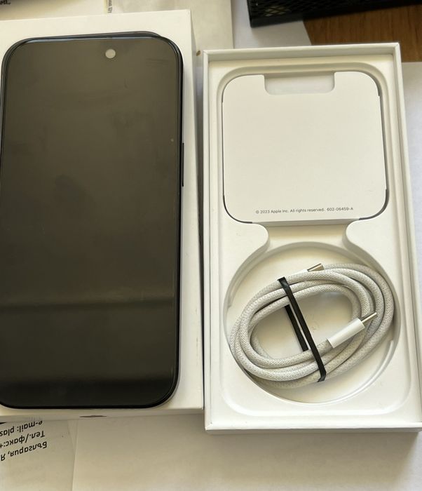 Apple iPhone 15 [128GB] - Черен
