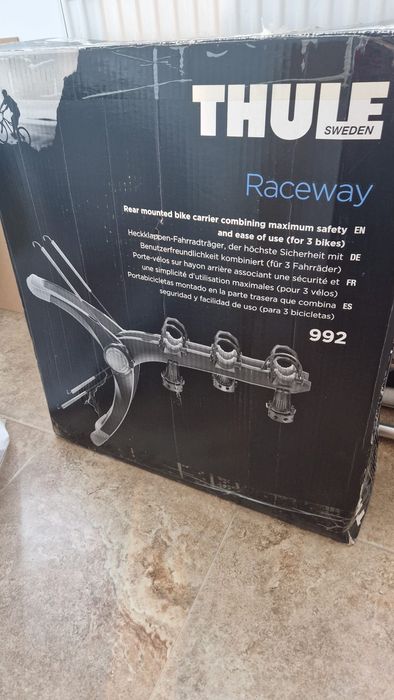 Suport Thule pentru 3 biciclete