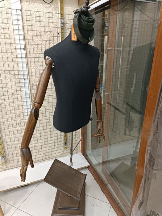 Maneken sotiladi