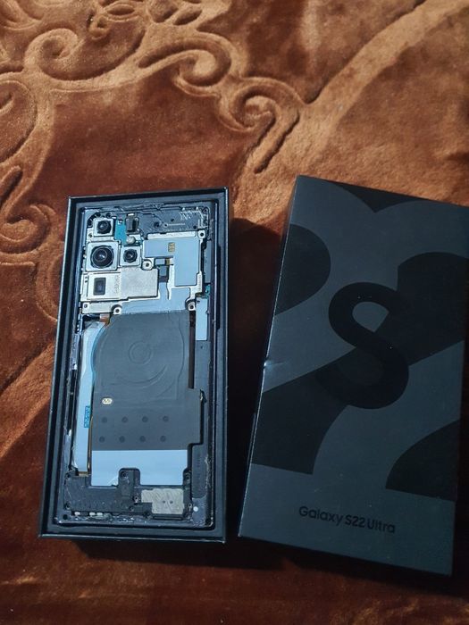 S22 ultra pentru piese