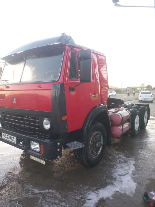 Kamaz tegach sotiladi