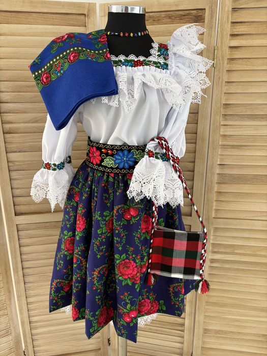 Set costum popular de Marmures pentru femei