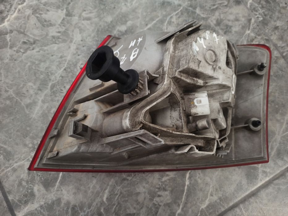 Audi A4 B7 tripla spate stânga