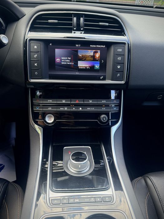 Jaguar XE 2.0d 180 CP Cutie Automata! Garantie 12 Luni
