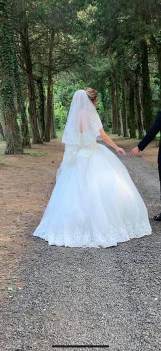 Vand rochie de mireasa