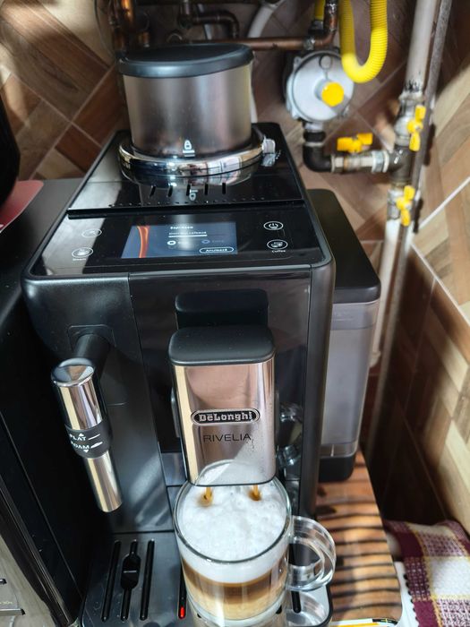 Espresor DeLonghi Rivelia garanție 1 An Impecabil.