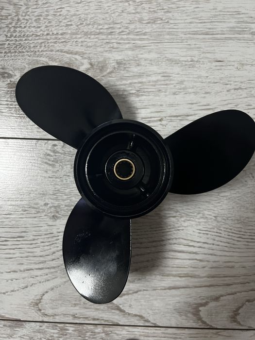 Винт лодочного мотора