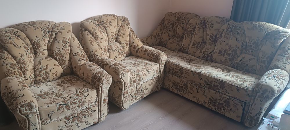 Диван.раздвижной.2кресла.