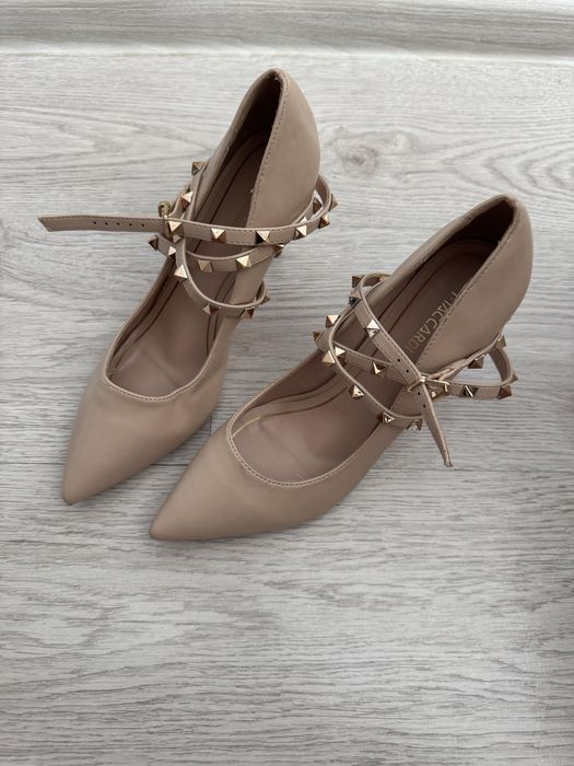 Туфли на каблуке