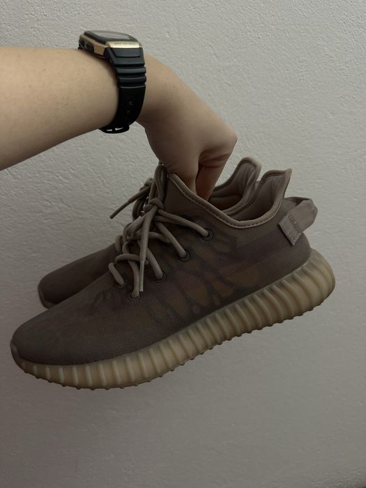 Yeezy Boost 350  V2