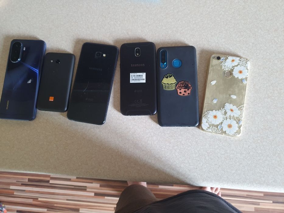 Telefoane bune și defecte