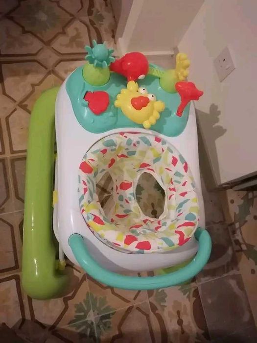 Бебешки Проходилки запазени по 50 лв. всяка