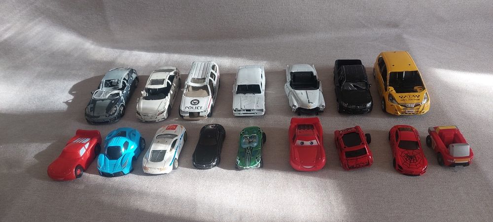 Танк с машинками за 1000 тенге