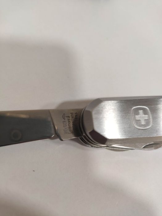 Wenger Metal 50 Швейцарско ножче Victorinox