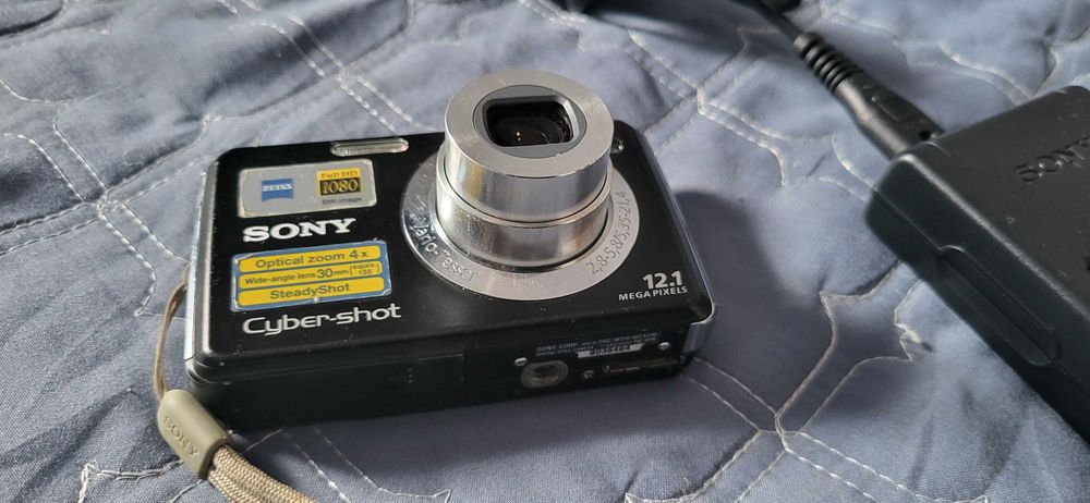 Sony 12.1Mp Aparat Foto DSC-W210  fuctional+incarcator
