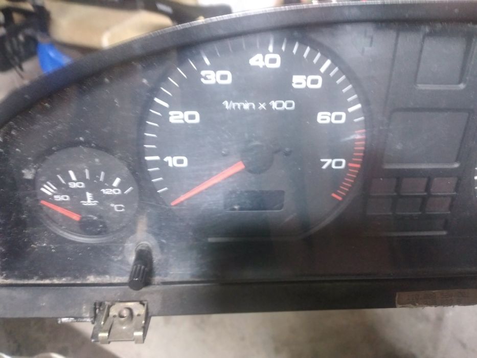 Спидометр Audi 100