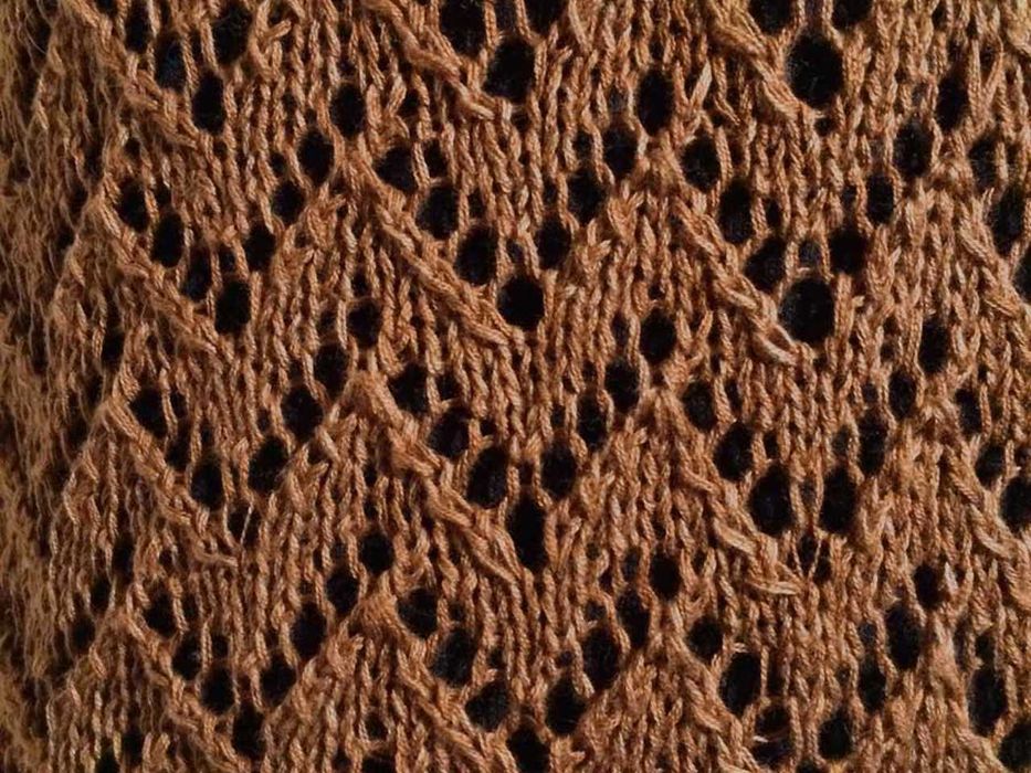 Вязаный пуловер ручной работы